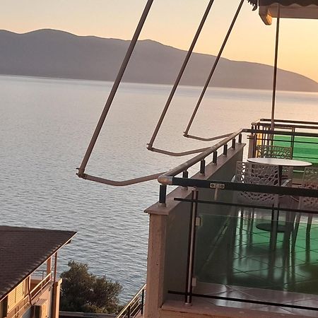 The Blue Horizon Hotell Vlorë Rum bild