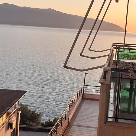 The Blue Horizon Hotell Vlorë Rum bild