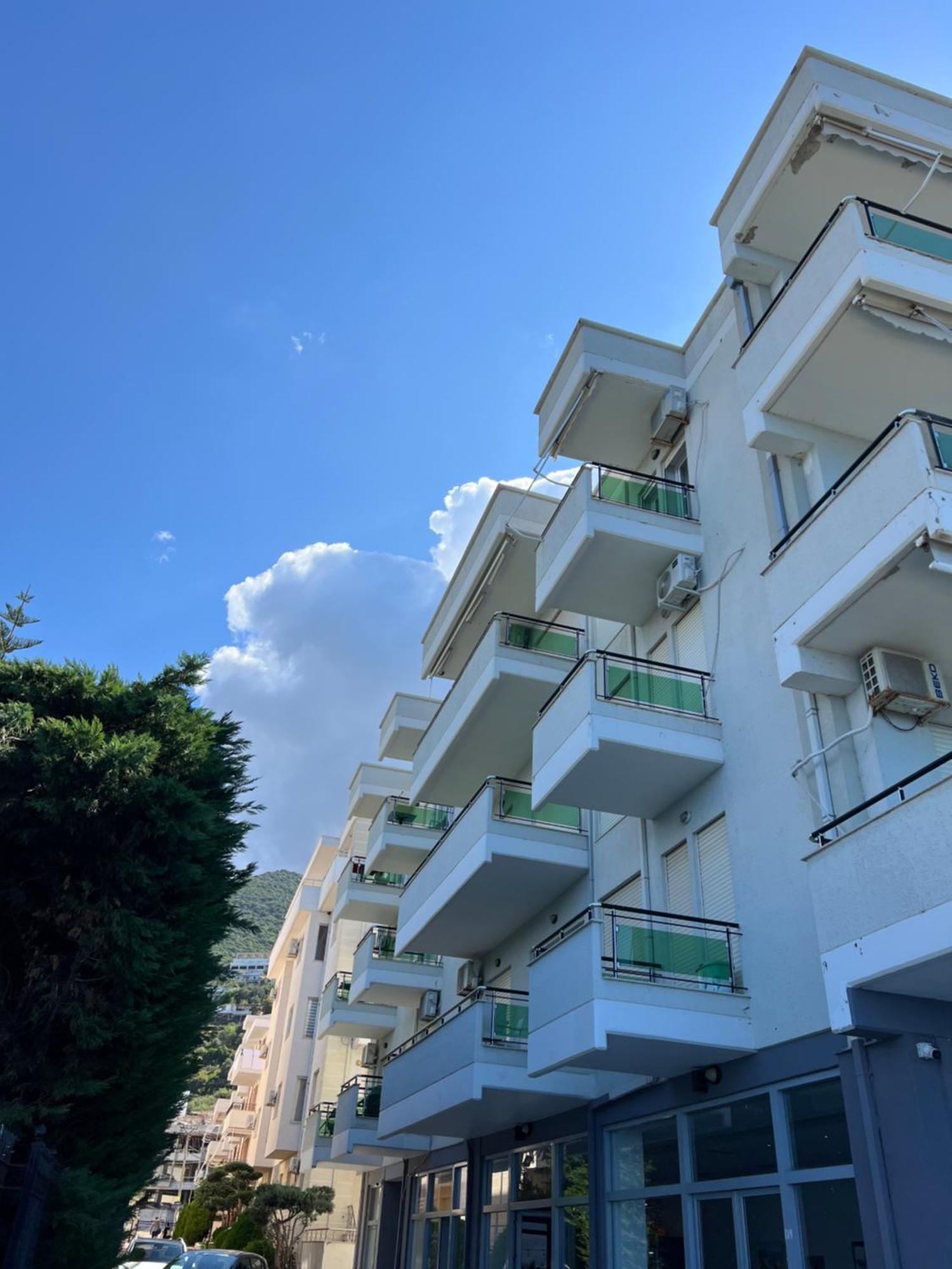 The Blue Horizon Hotell Vlorë Exteriör bild