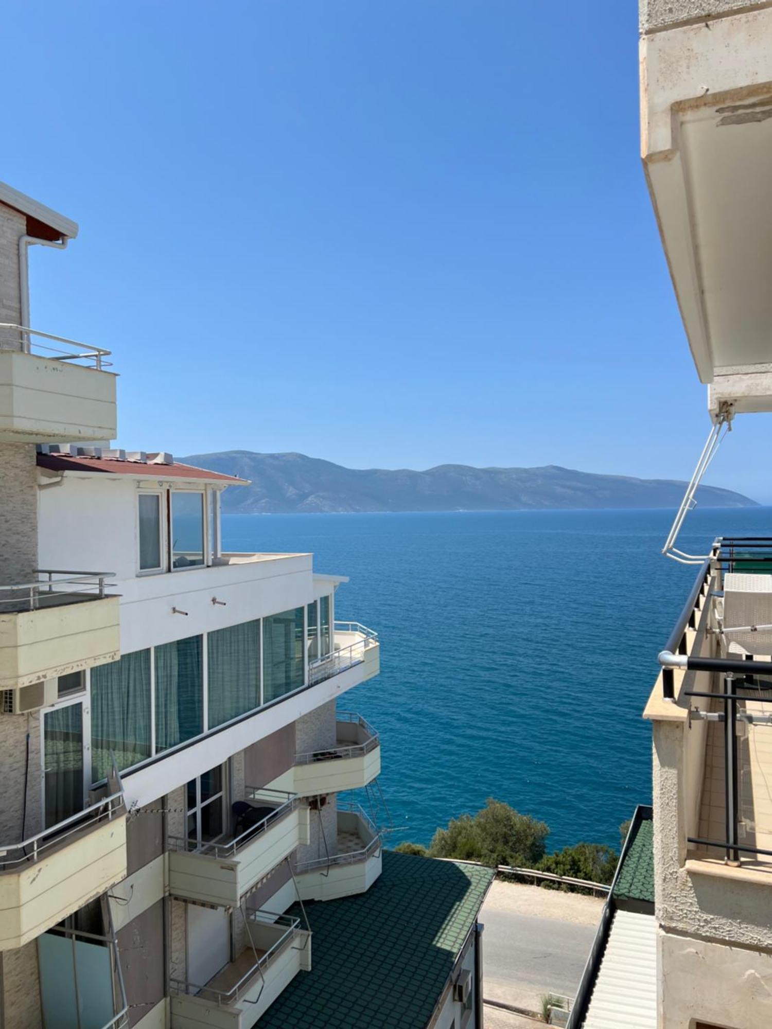 The Blue Horizon Hotell Vlorë Exteriör bild