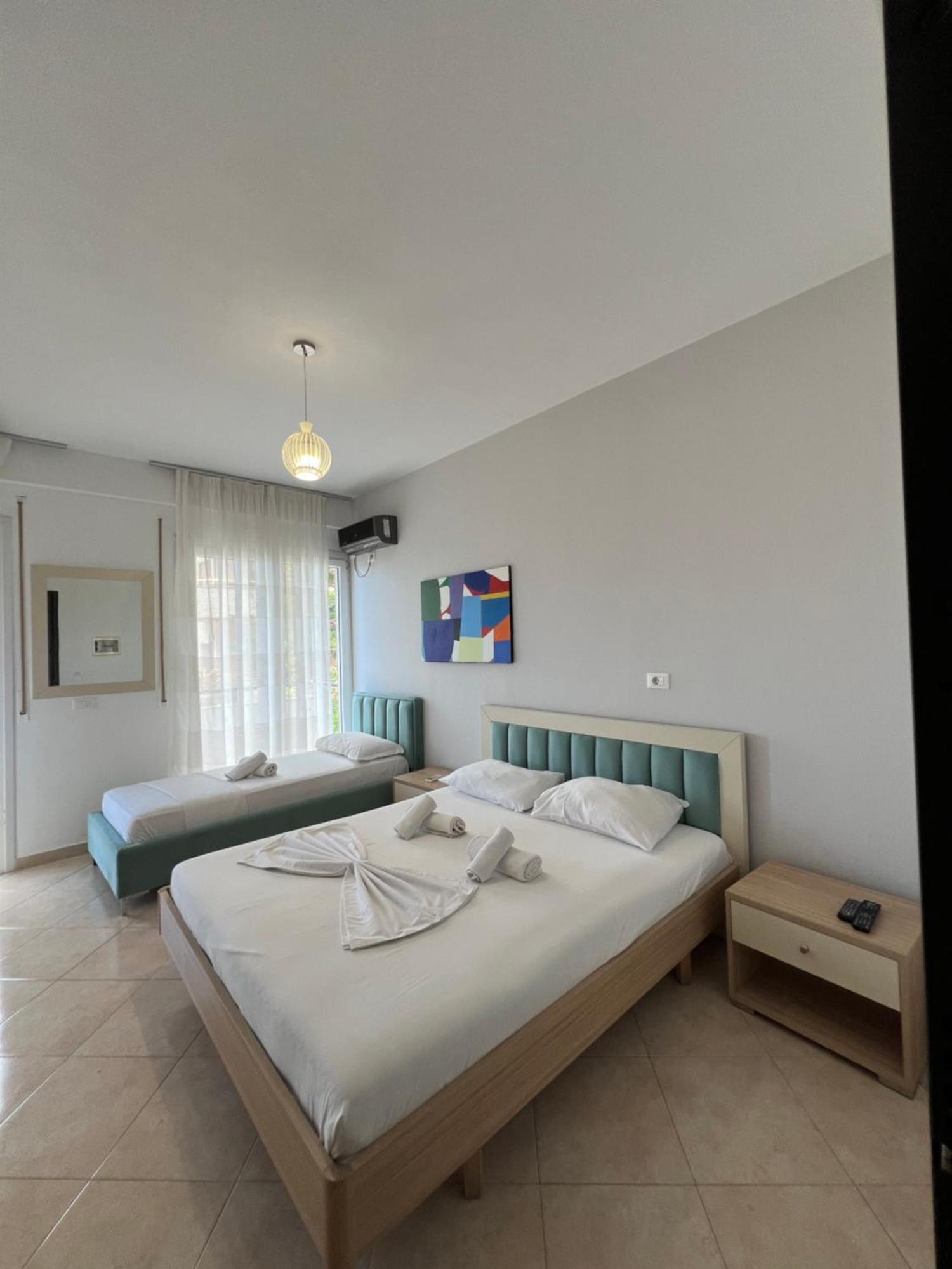 The Blue Horizon Hotell Vlorë Exteriör bild
